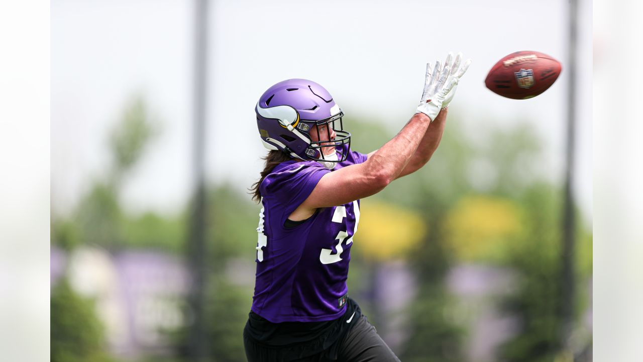 Minnesota Vikings rookie Lewis Cine missing from training camp night  practice - Sports Illustrated Minnesota Sports, News, Analysis, and More