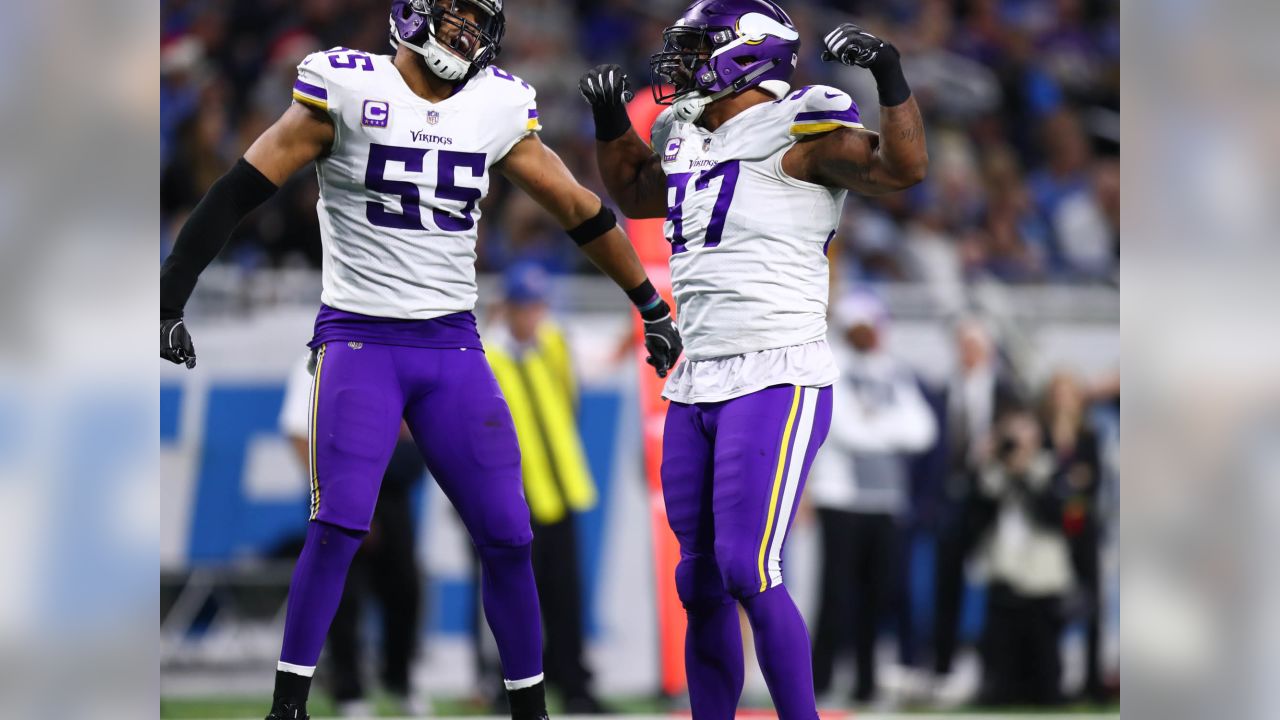 Vikings' playoff chances slip away after 33-27 loss to Bears