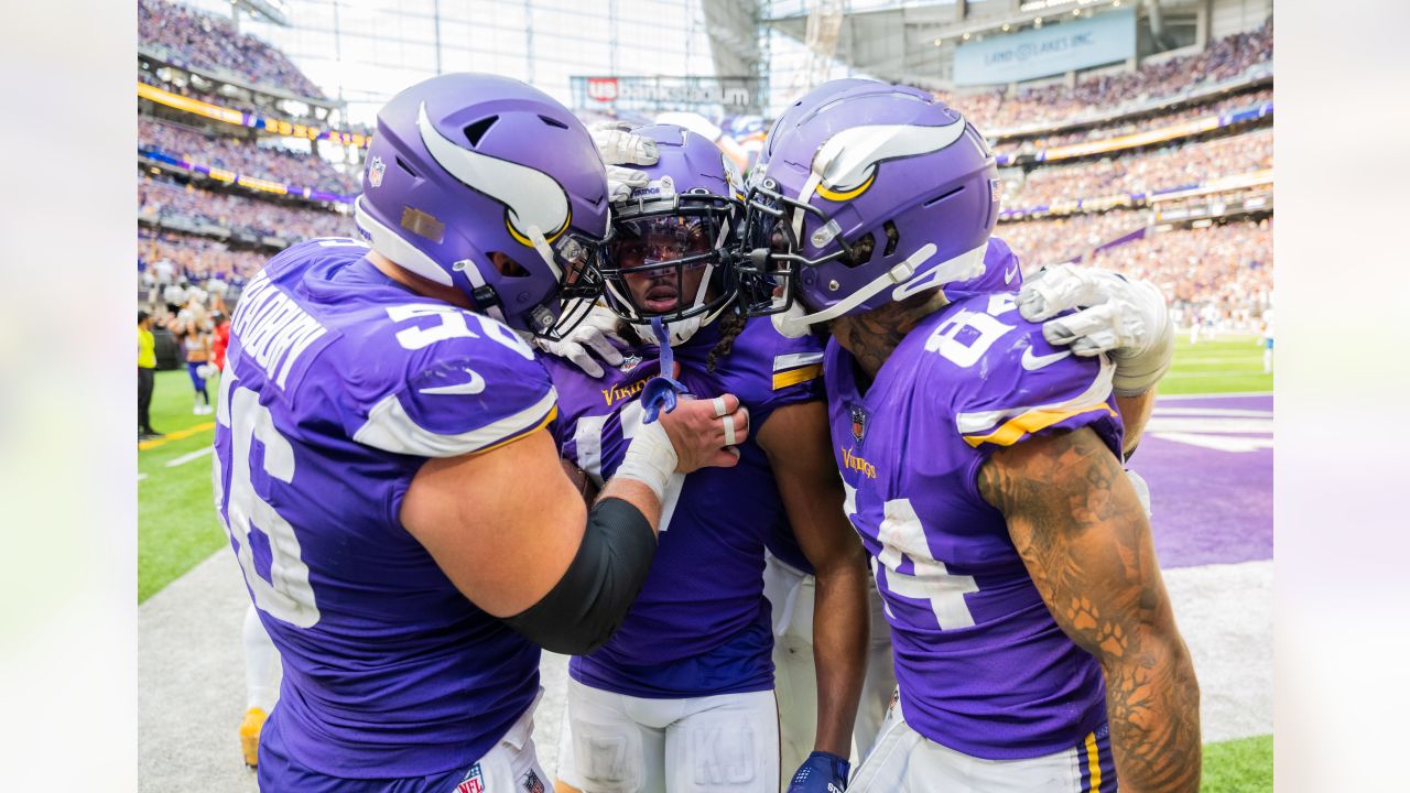 I just take pride in keeping the quarterback clean. You don't want that  quarterback to be touched.'' —Christian Darrisaw : r/minnesotavikings