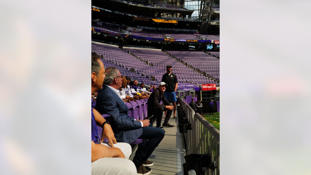 NFL great Jared Allen enters US Bank Stadium on horseback before entering  Vikings' Ring of Honor