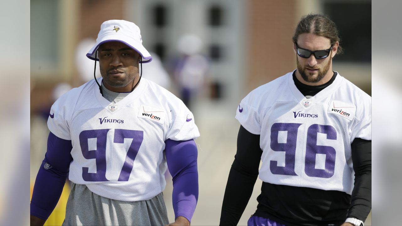 Brian Robison Injures Pectoral While Working Out - Daily Norseman