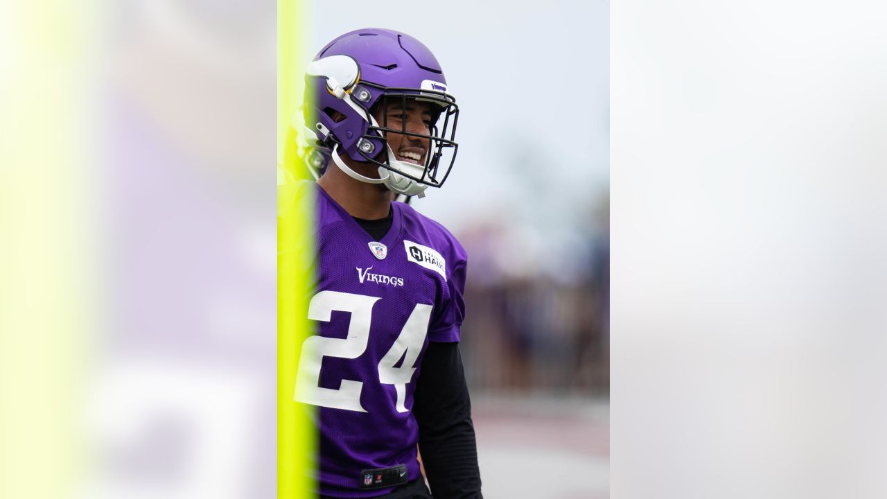 Minnesota Vikings running back Kene Nwangwu (26) during warmups before an  NFL football game against the New York Jets, Sunday, Dec. 4, 2022 in  Minneapolis. (AP Photo/Stacy Bengs Stock Photo - Alamy