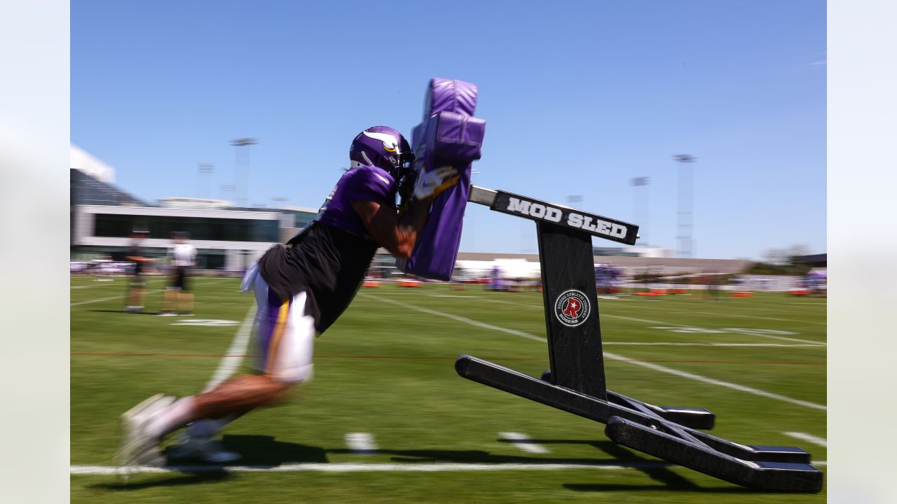 5 Observations: Vikings Have Up-And-Down Day in 1st Practice with Broncos