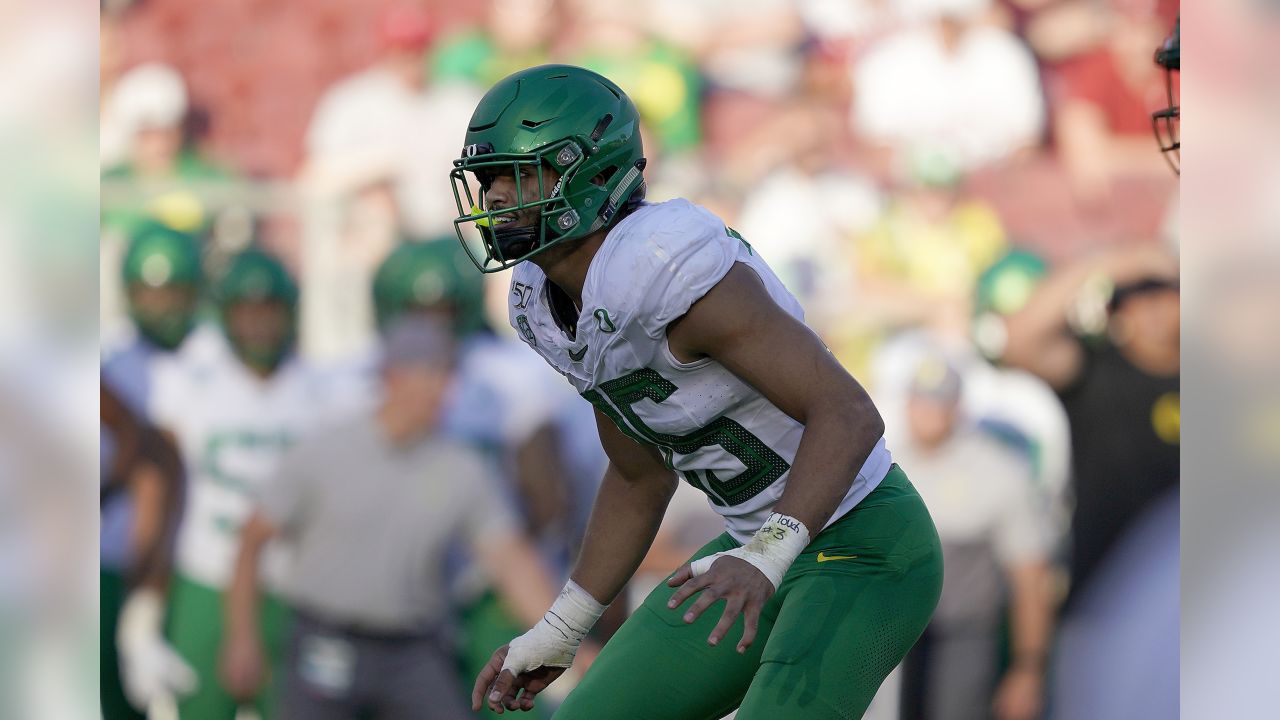 Oregon linebacker Troy Dye to decide on NFL Draft or returning for