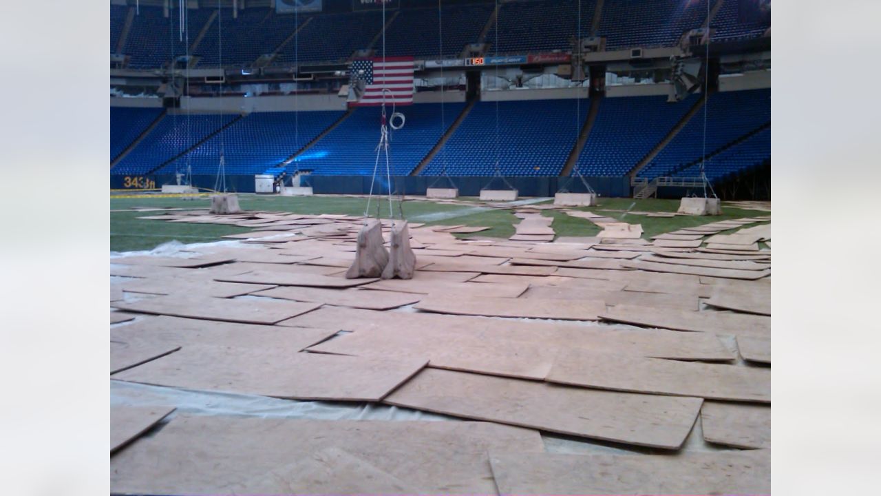 Metrodome's Inflatable Roof Collapses, Moves Game to Detroit