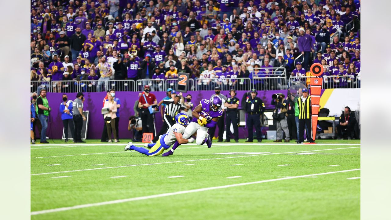 Vikings Snap Counts: A short-lived comeback for Thielen North News - Bally  Sports