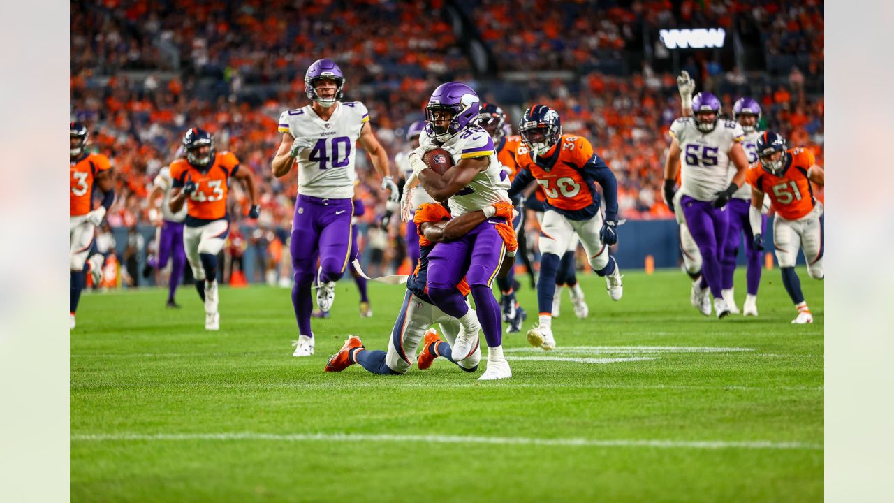 Minnesota Vikings offensive tackle Vederian Lowe leaves the field after  their loss to the Las Vegas Raiders in an NFL preseason football game,  Sunday, Aug. 14, 2022, in Las Vegas. (AP Photo/John