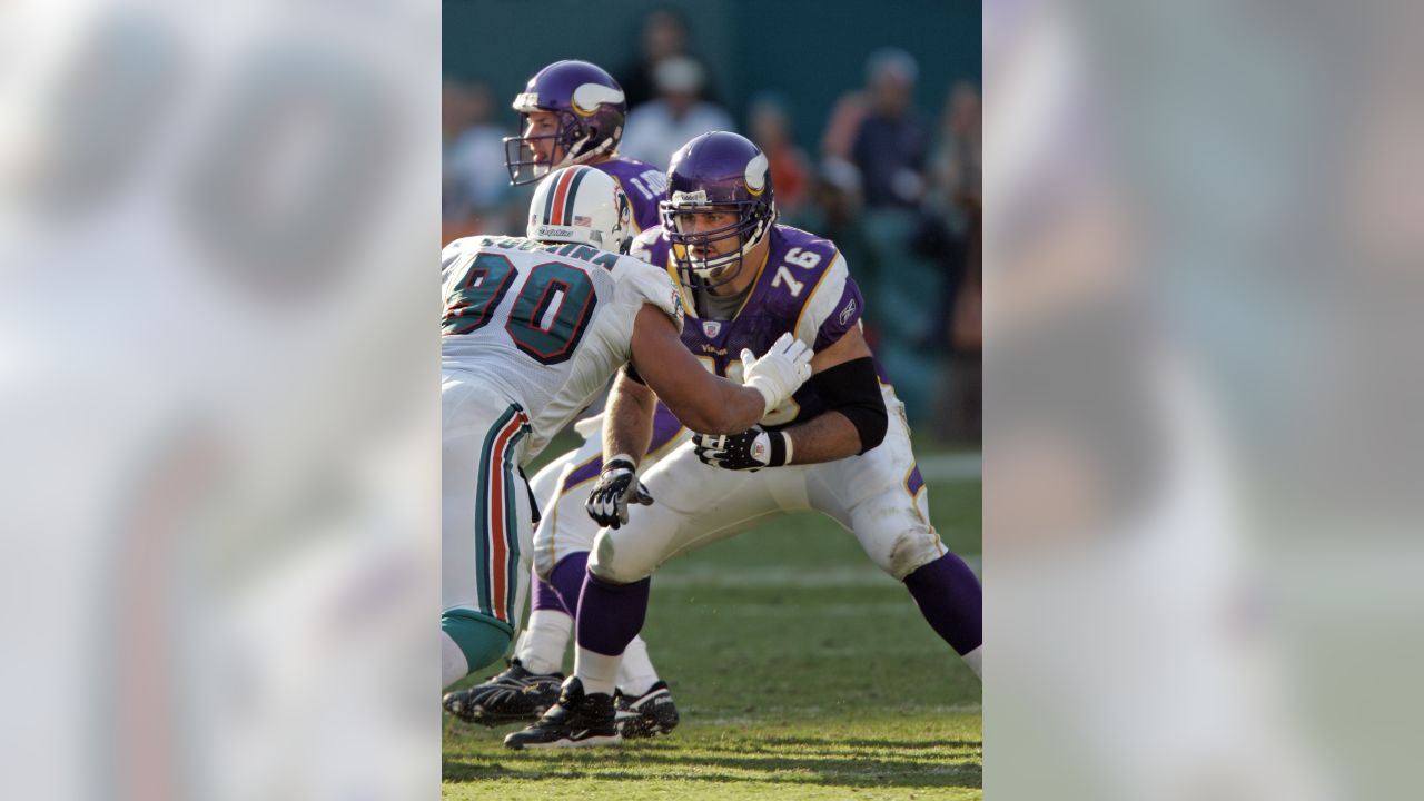 Former Vikings offensive guard Hutchinson named finalist for Hall of Fame  North News - Bally Sports