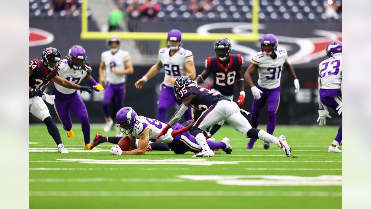 Minnesota Vikings linebacker William Kwenkeu (47) plays against the Denver  Broncos during an NFL preseason football game, Saturday, Aug. 27, 2022, in  Denver. (AP Photo/Jack Dempsey Stock Photo - Alamy