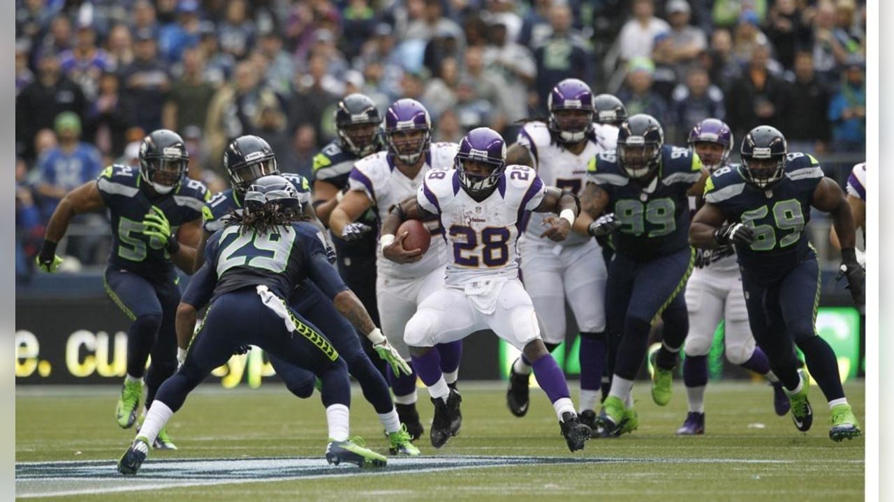 Seattle Seahawks offensive tackle Stone Forsythe (78) gets set during an  NFL pre-season football game against the Minnesota Vikings, Thursday, Aug.  10, 2023 in Seattle. (AP Photo/Ben VanHouten Stock Photo - Alamy