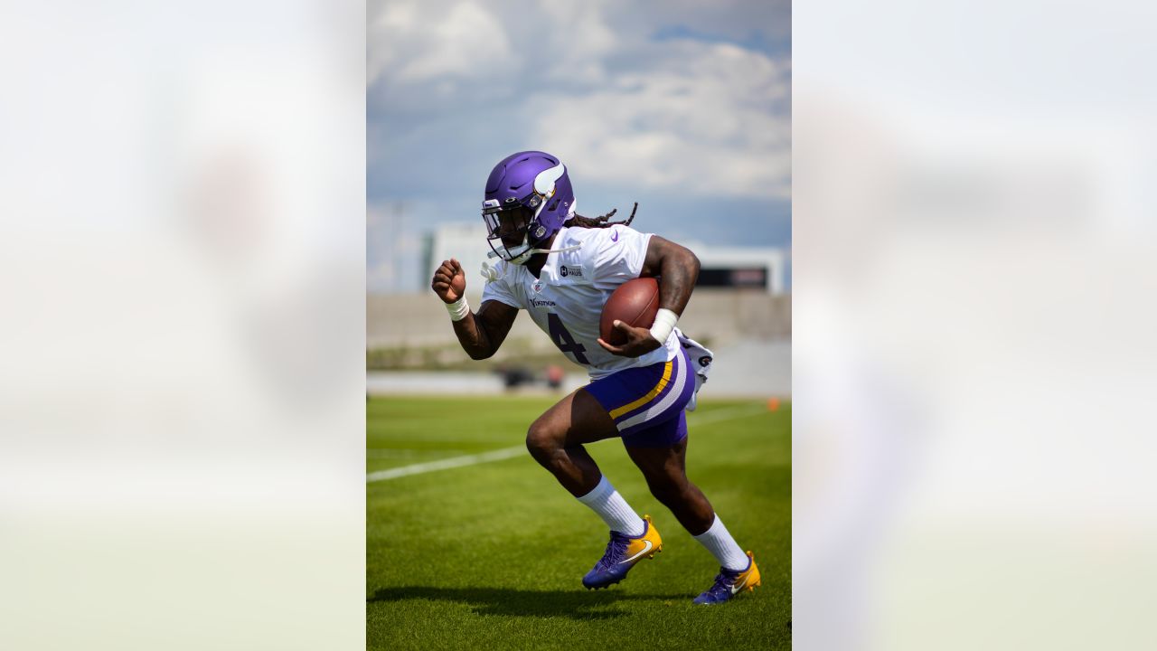 Minnesota Vikings cornerback Andrew Booth Jr. warms up before their game  against the San Francisco 49ers during an NFL preseason football game,  Saturday, Aug. 20, 2022, in Minneapolis. (AP Photo/Craig Lassig Stock