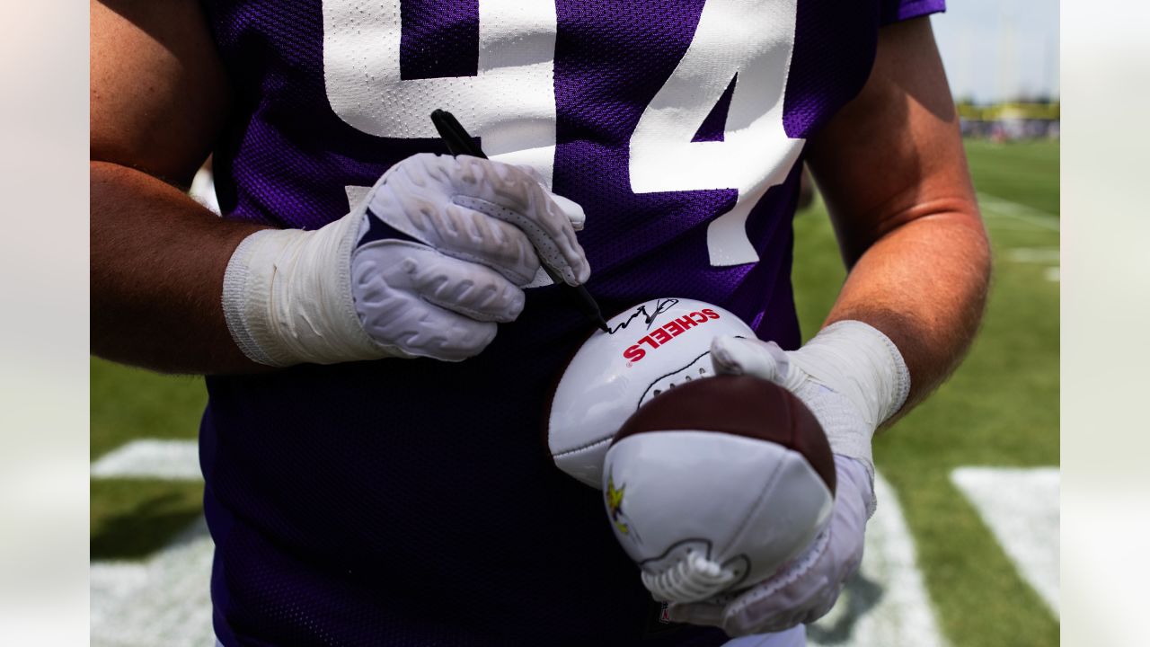 Tennessee Titans tight end Chigoziem Okonkwo (85) in action during the  first half of an NFL preseason football game against the Minnesota Vikings,  Saturday, Aug. 19, 2023 in Minneapolis. Tennessee won 24-16. (