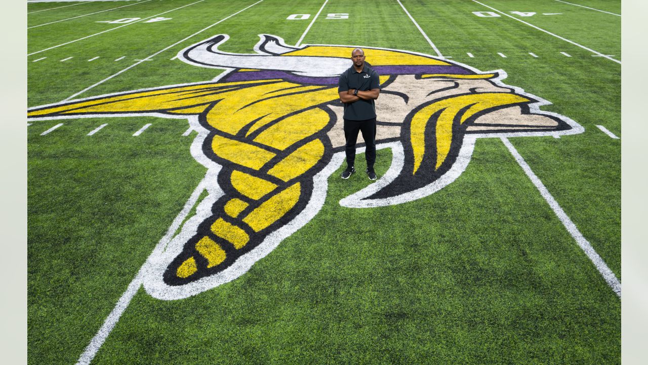 Vikings' Brian Flores is on the hunt for defensive identity - Sports  Illustrated Minnesota Sports, News, Analysis, and More