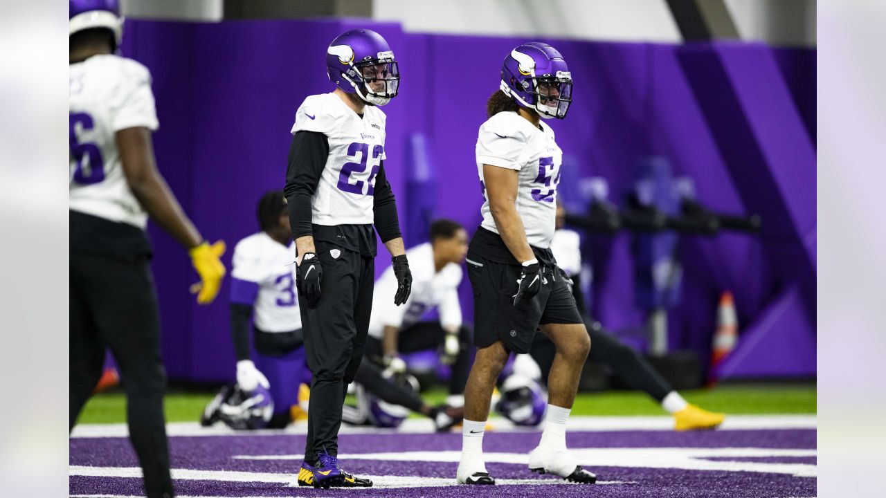 Vikings Guard Ezra Cleveland to Miss Week 11 Game vs Cowboys ✭ Inside The  Star