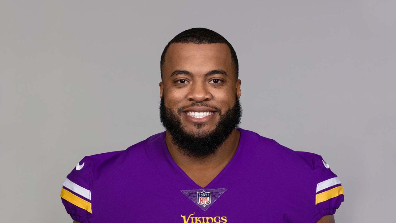 Minnesota Vikings offensive tackle Vederian Lowe leaves the field after  their loss to the Las Vegas Raiders in an NFL preseason football game,  Sunday, Aug. 14, 2022, in Las Vegas. (AP Photo/John