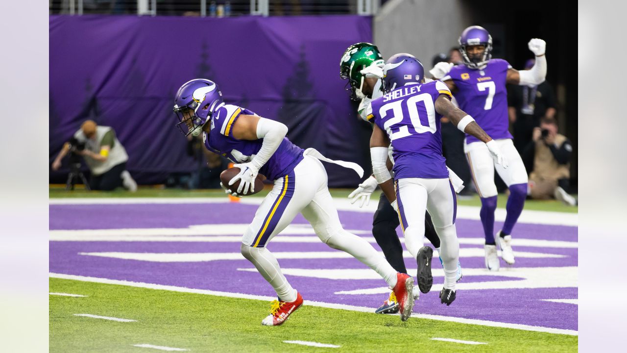 Minnesota Vikings safety Josh Metellus (44) in action during an NFL  football game against the Chicago Bears, Sunday, Jan. 9, 2022 in  Minneapolis. Minnesota won 31-17. (AP Photo/Stacy Bengs Stock Photo - Alamy