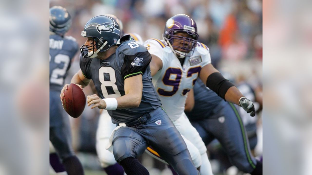 Seattle Seahawks offensive tackle Stone Forsythe (78) gets set during an  NFL pre-season football game against the Minnesota Vikings, Thursday, Aug.  10, 2023 in Seattle. (AP Photo/Ben VanHouten Stock Photo - Alamy