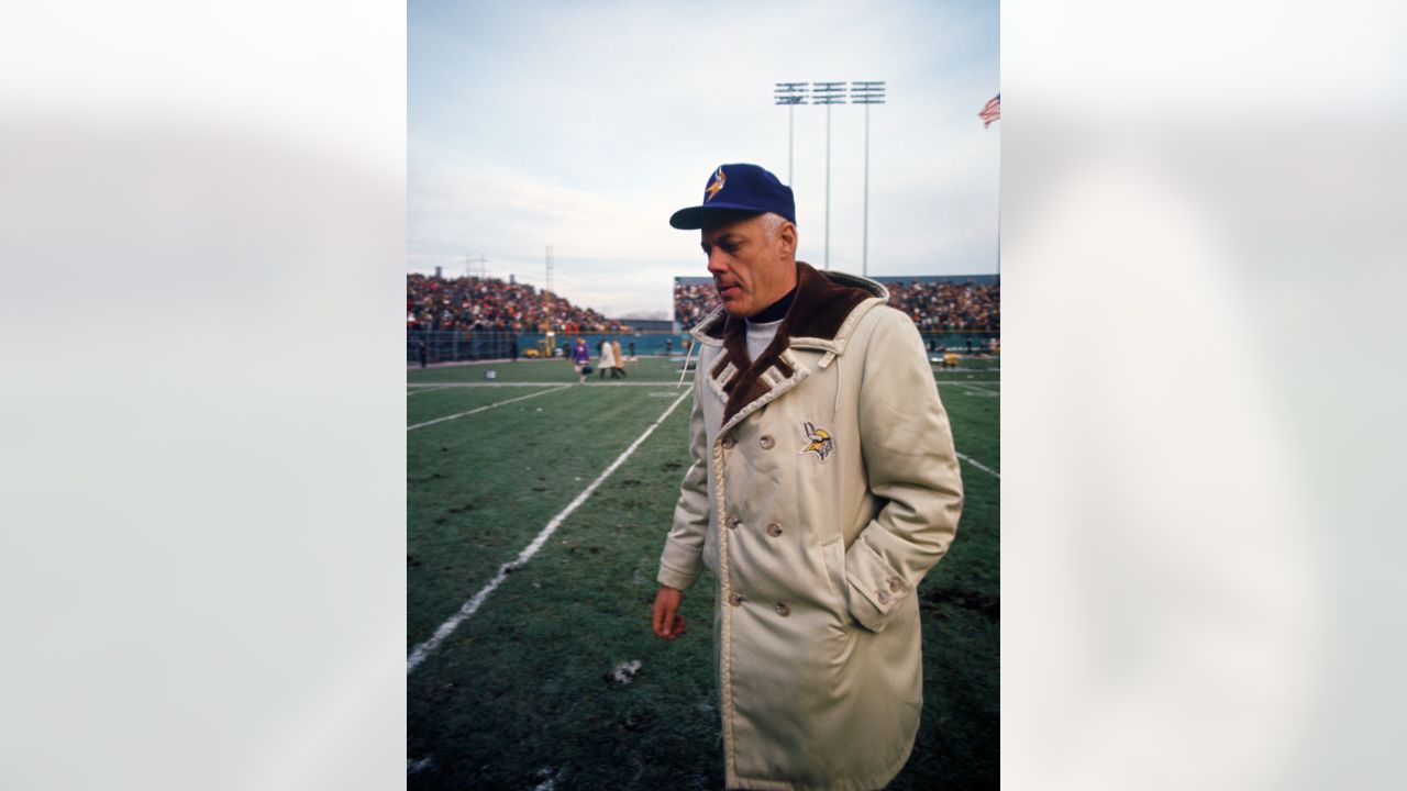 THE KING Hugh McElhenny-A San Francisco 49ers Legend: The Greatest  Open-Field Runner of His Era- George Halas, Chicago Bears