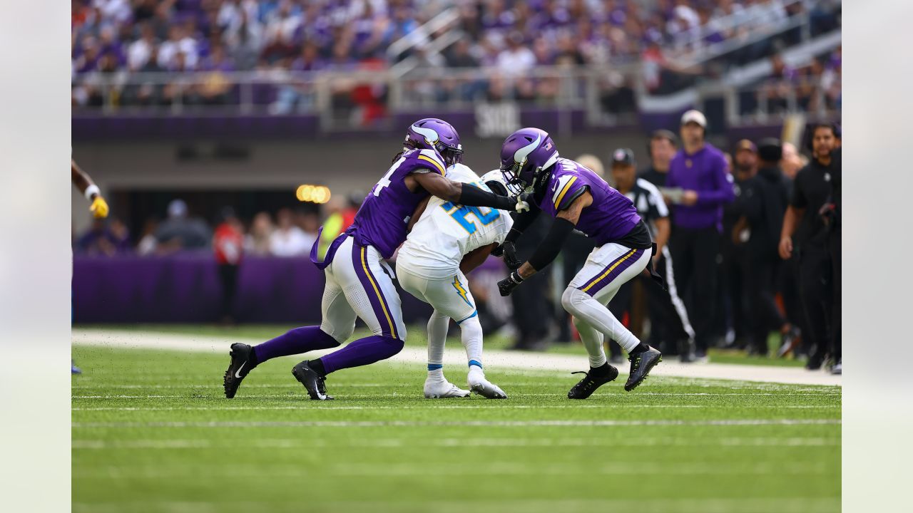 Vikings now 0-3 after gut-wrenching loss to Chargers in Week 3