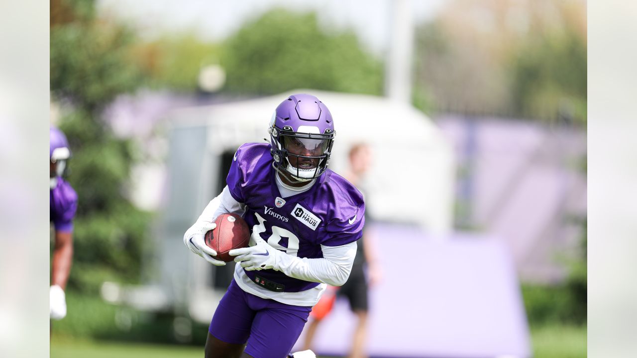 Vikings S Lewis Cine adamant he will play in 2023