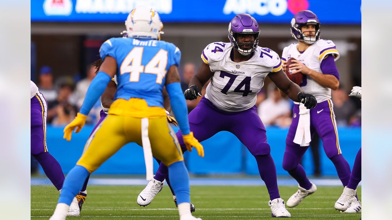 Minnesota Vikings on X: The #Vikings have elevated FB Jake Bargas  (@jbargas22) and DE @EddieYarbrough to the active roster for tomorrow's game  against the Saints.  / X