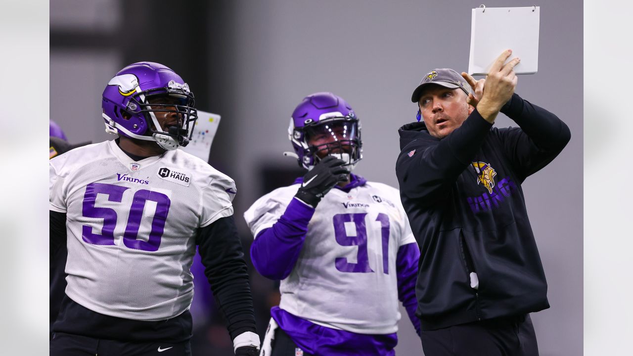 Vikings' Garrett Bradbury on COVID list, will sit out Sunday