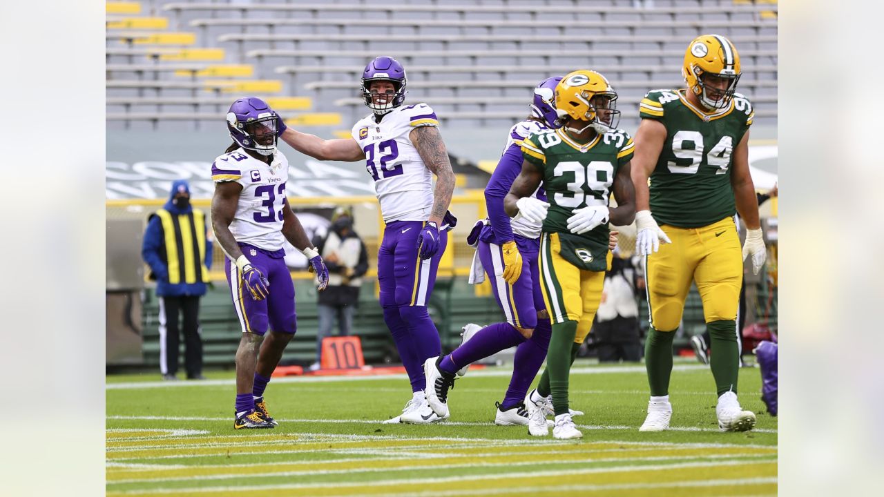 Vikings defeat Packers 28-22 behind four Cook touchdowns