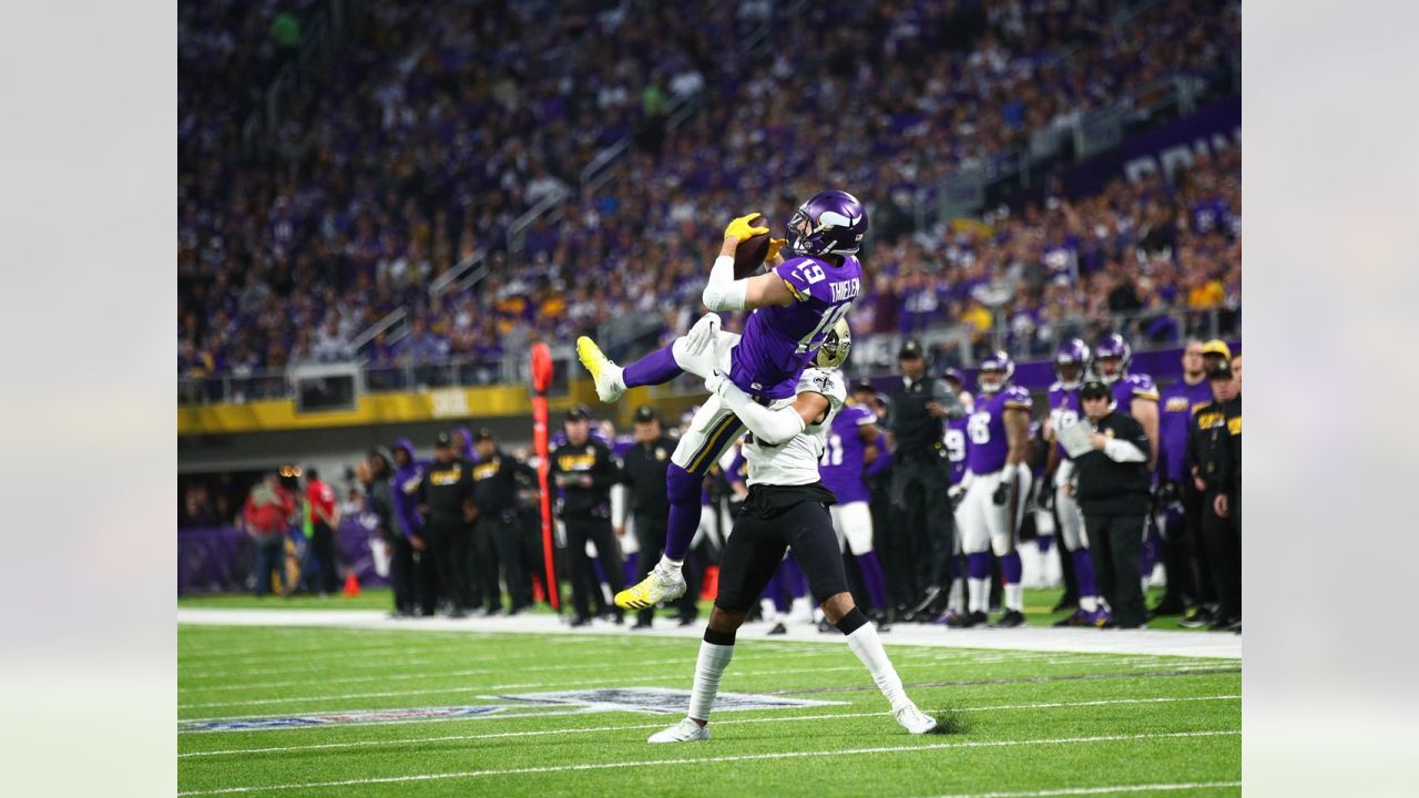 Vikings stun Saints, 29-24, with 61-yard touchdown on last play - CBS News