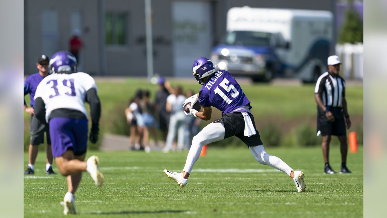 3 Observations: Byron Buxton Visits Diggs, Vikings at Final Camp Practice