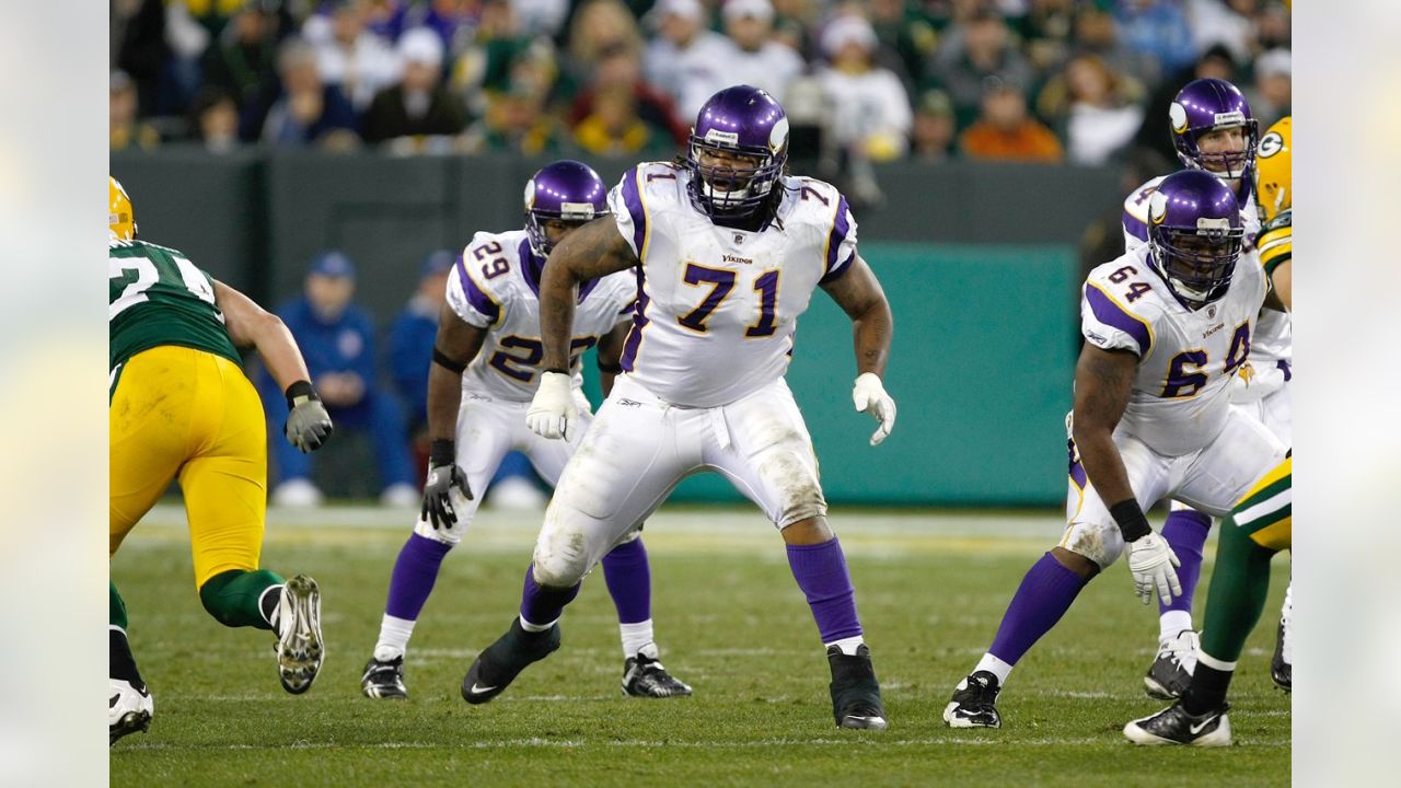 Vikings' OT Phil Loadholt a player for Giants to keep an eye on