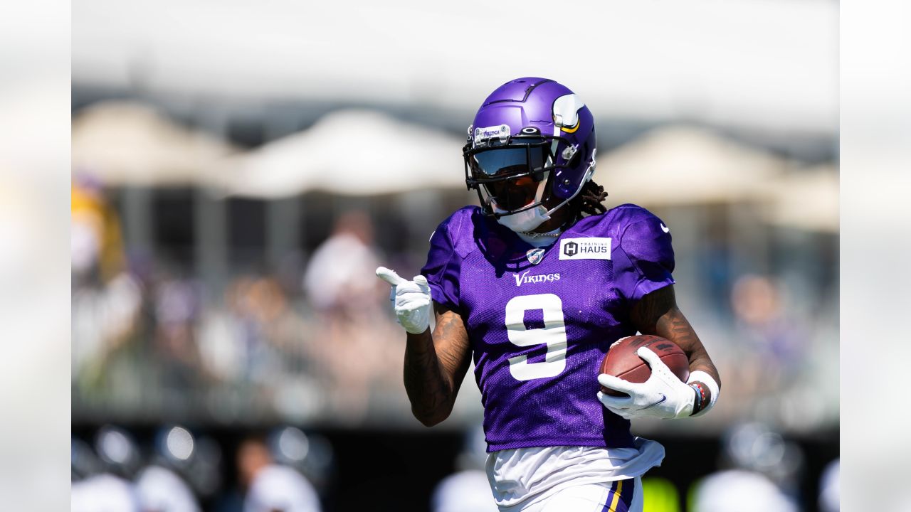 Tennessee Titans linebacker Sam Okuayinonu (59) defends against the  Minnesota Vikings in the first half of a preseason NFL football game,  Saturday, Aug. 19, 2023, in Minneapolis. (AP Photo/Bruce Kluckhohn Stock  Photo - Alamy