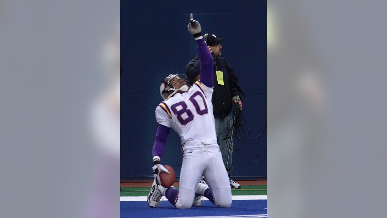 Randy Moss: Minnesota Vikings add WR to Ring of Honor 