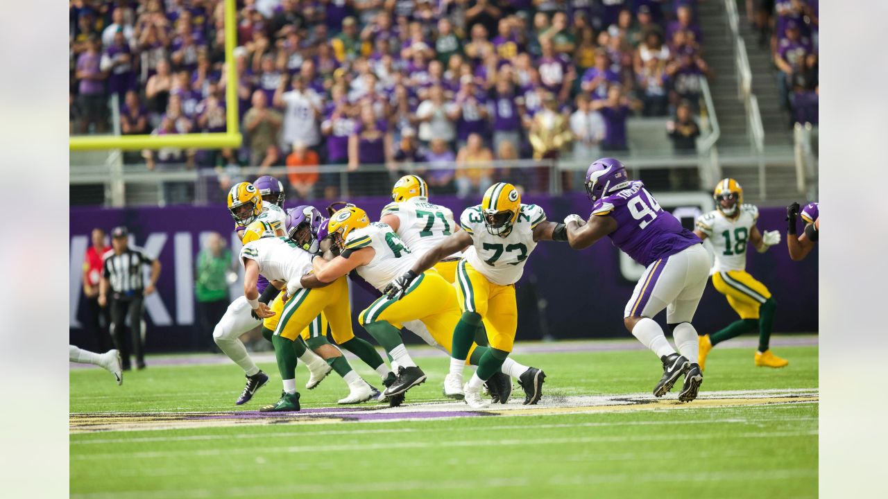 MINNEAPOLIS, MN - SEPTEMBER 11: Minnesota Vikings quarterback Kirk Cousins  (8) looks to pass during an NFL game between the Minnesota Vikings and  Green Bay Packers on September 11, 2022 at U.S.