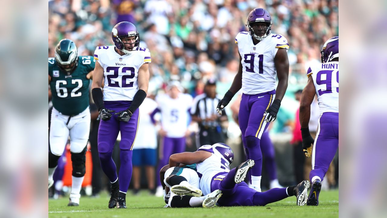 Minnesota Vikings defensive tackle Linval Joseph (98) sweats during NFL  football training camp Thursday, July 27, 2017, in Mankato, Minn. (AP  Photo/Andy Clayton-King Stock Photo - Alamy