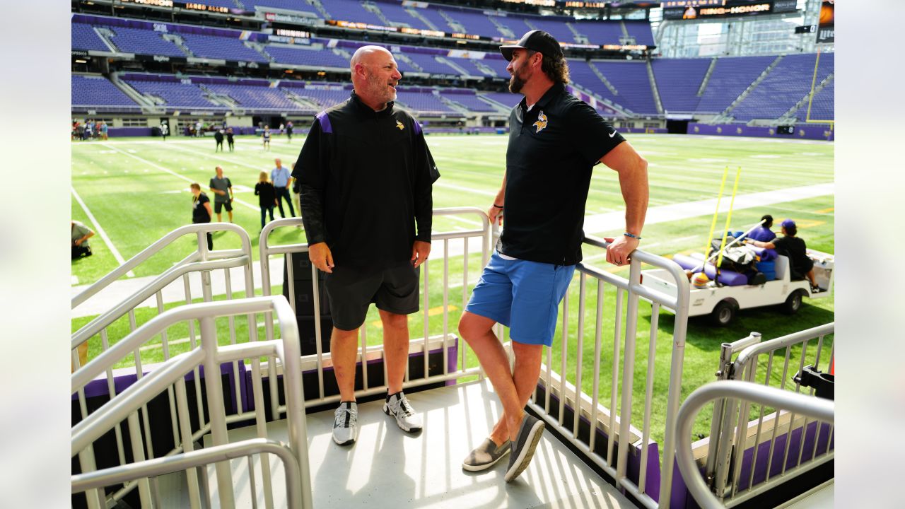 SKOR North on X: HELL YEAH: Jared Allen wants the Minnesota #Vikings to  know he's still awaiting his head coaching interview 