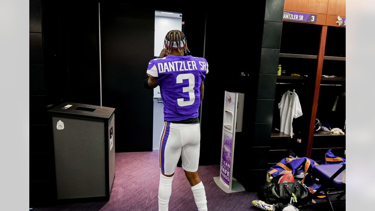 Vikings cornerback Cam Dantzler steals ball from former teammate to secure  win over Bears - InForum