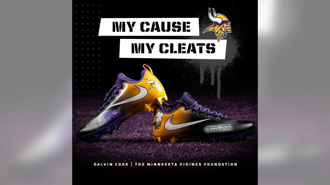 Vikings' C.J. Ham Honors Mother's Memory With Custom Cleats