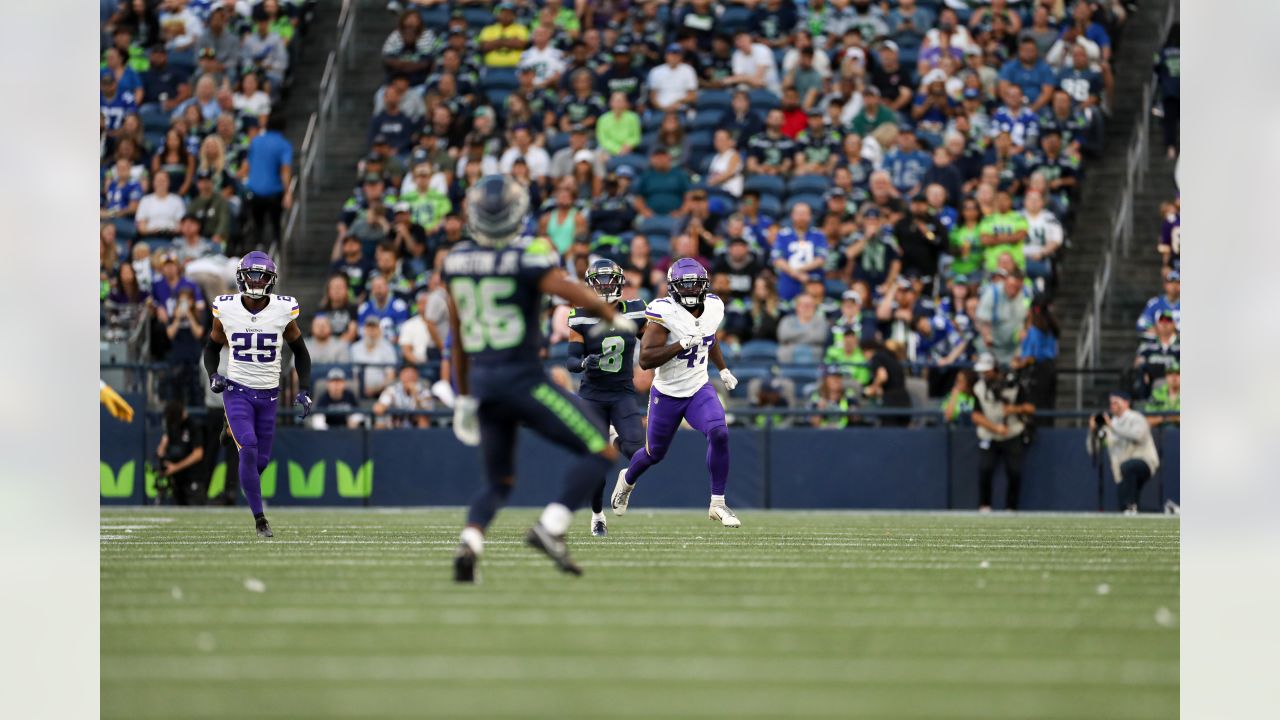 Seahawks beat Minnesota Vikings, 24–13, in preseason opener