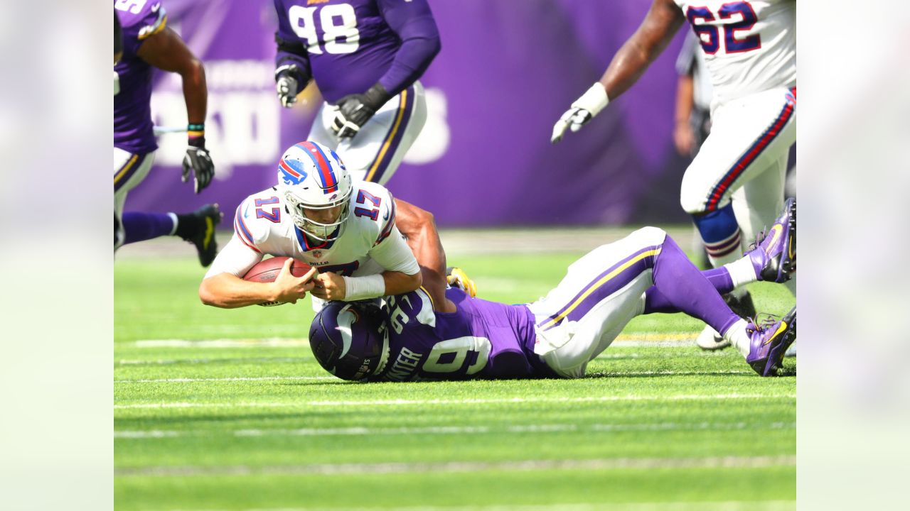 Big early play by Vikings' defense wiped out by penalty in loss to