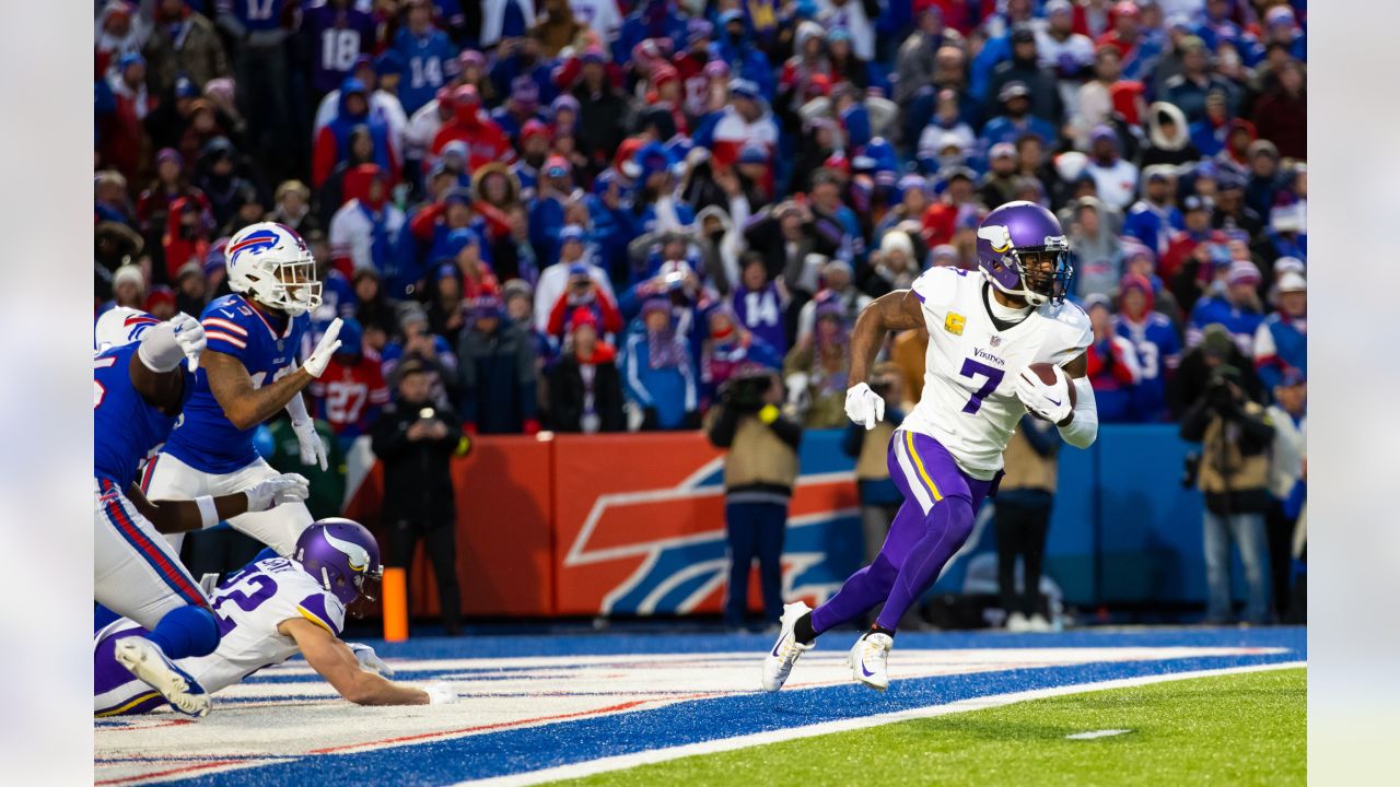 End zone picks for Vikings is Peterson's latest contribution