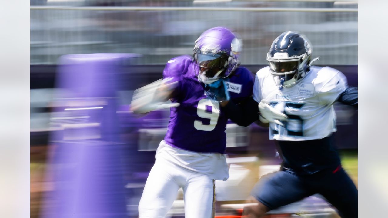 Tennessee Titans linebacker Sam Okuayinonu (59) defends against the  Minnesota Vikings in the first half of a preseason NFL football game,  Saturday, Aug. 19, 2023, in Minneapolis. (AP Photo/Bruce Kluckhohn Stock  Photo - Alamy