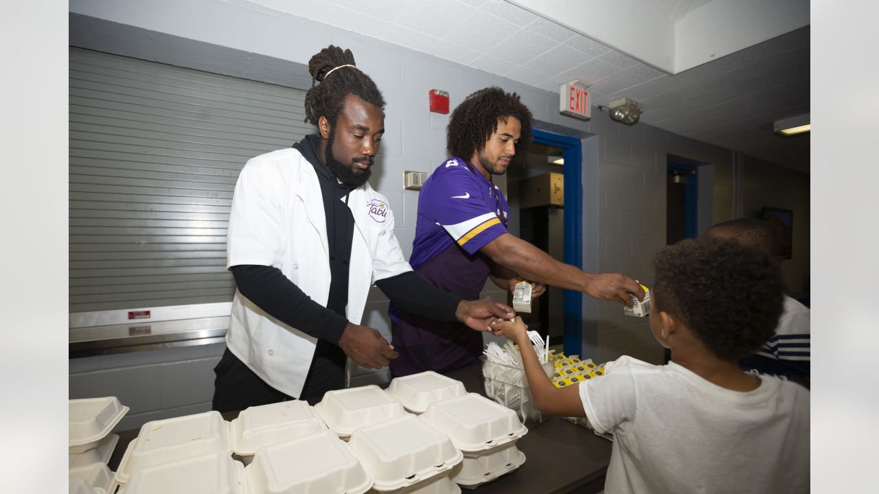 Clovis native, Minnesota Viking Eric Kendricks donating to local school -  ABC30 Fresno