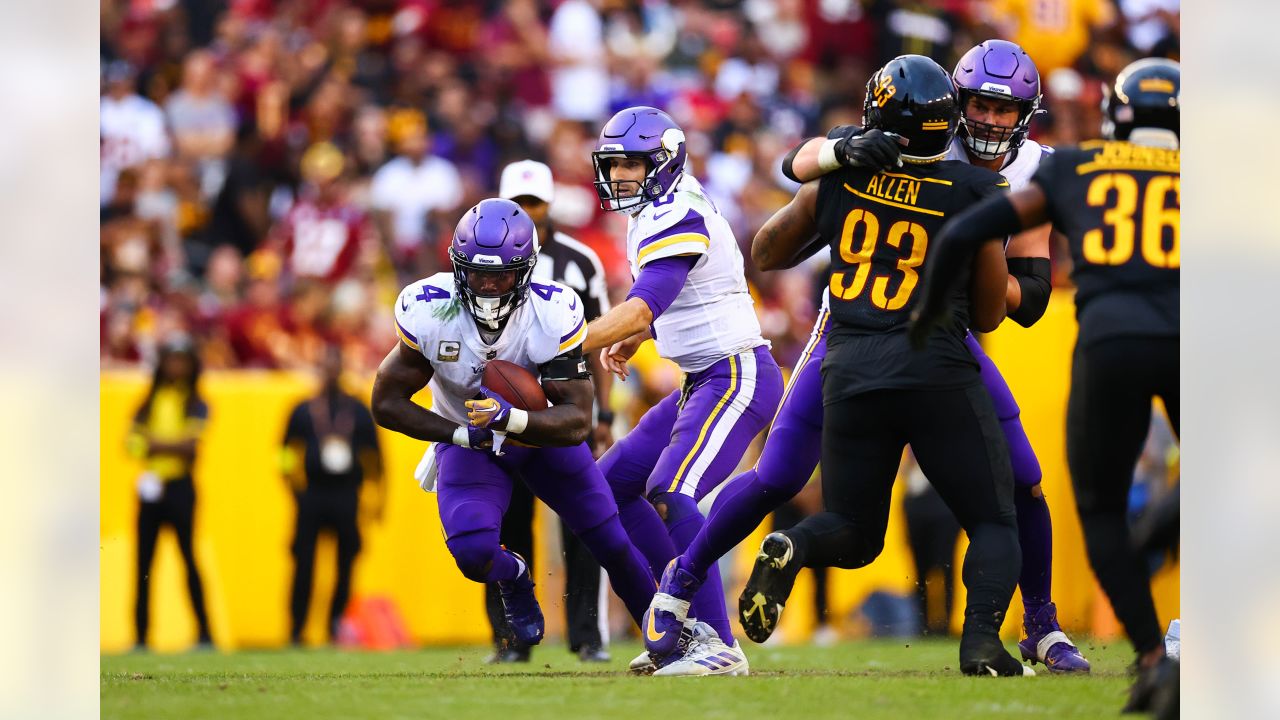 Adam Thielen moves up team reception charts in win over Arizona