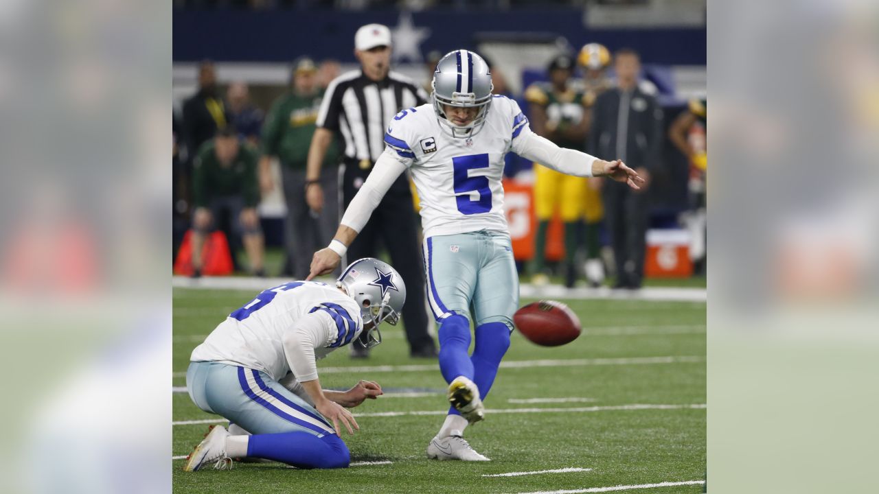 Vikings waive K Daniel Carlson, sign Dan Bailey