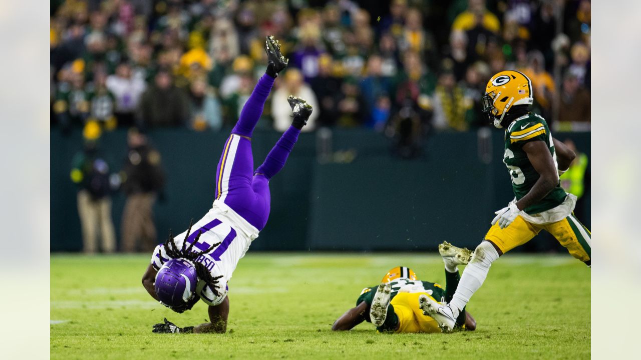 Vikings beat Jets, Thielen extends 100-yard receiving streak