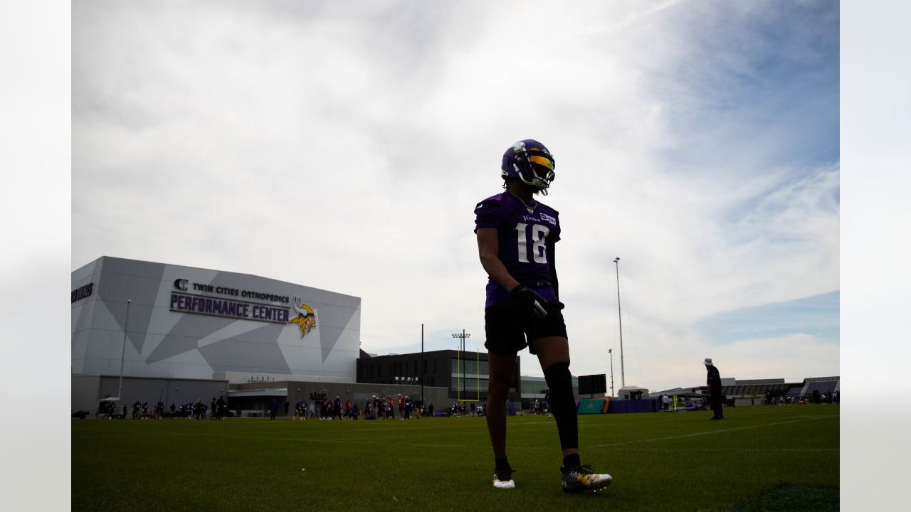 Vikings rookie running back Ty Chandler puts on a show in preseason debut –  Twin Cities