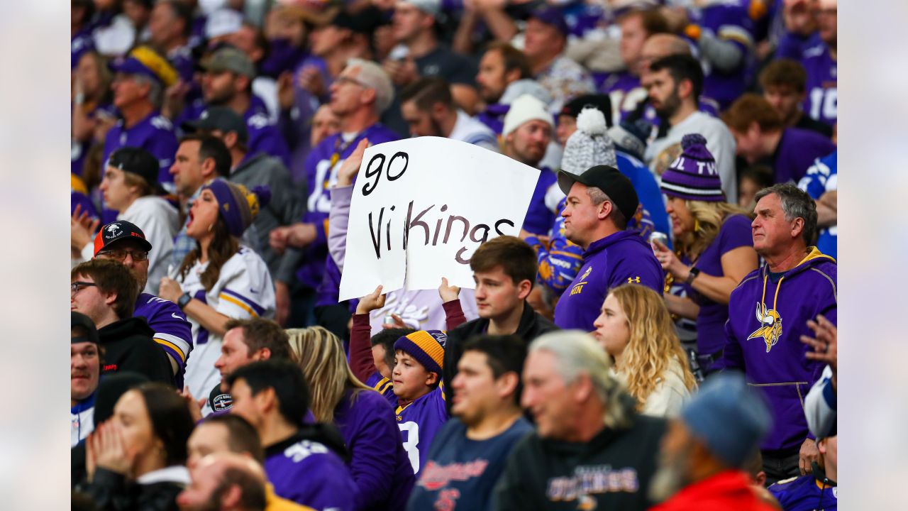 Minnesota Vikings clinch NFC North with stunning comeback