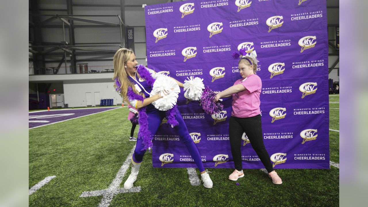 MOA To Host Vikings Cheerleader Final Auditions - CBS Minnesota