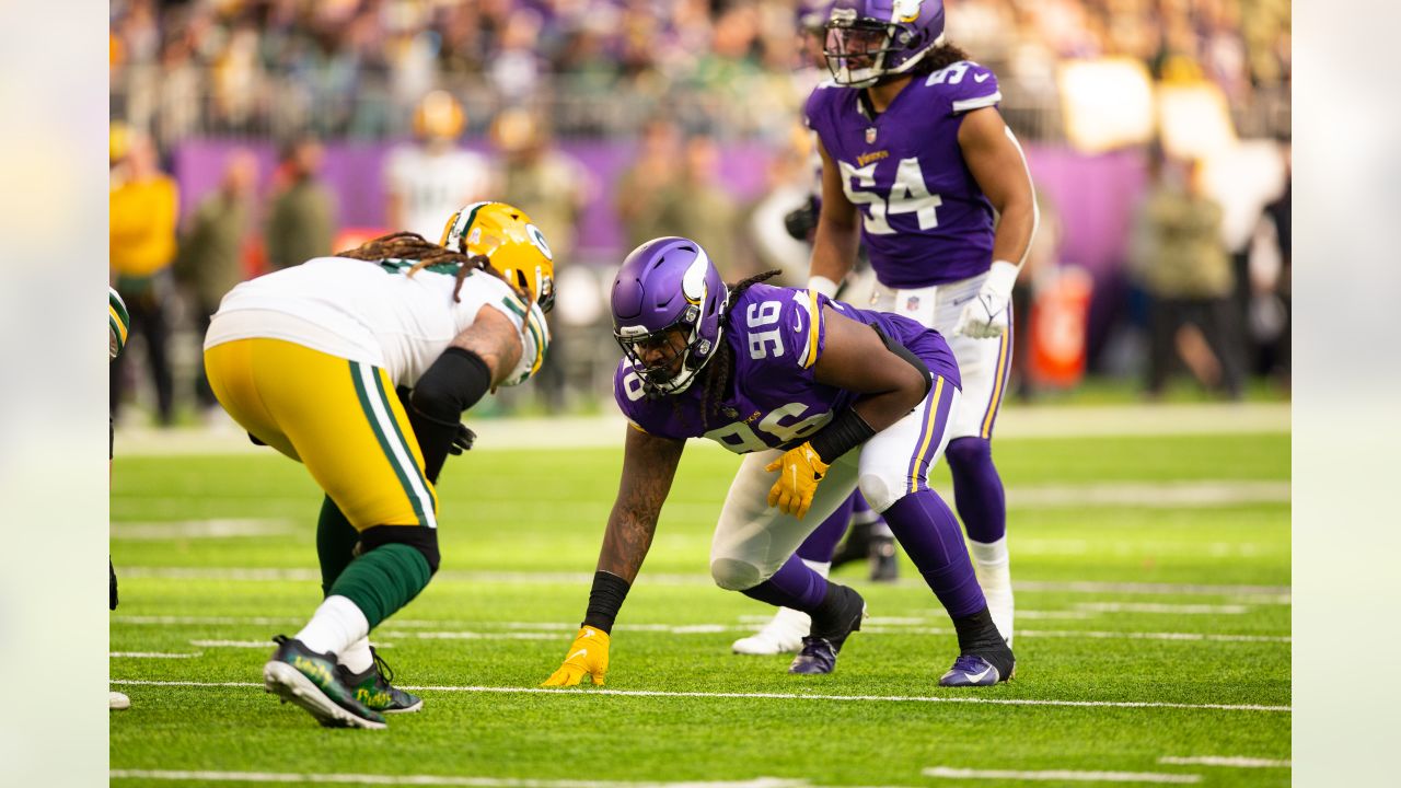 Minnesota Vikings defensive lineman Armon Watts in action against