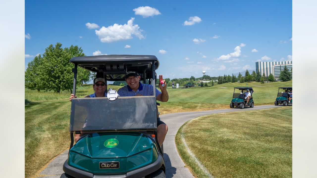 Legends Participate in 2021 Minnesota Vikings Foundation Golf